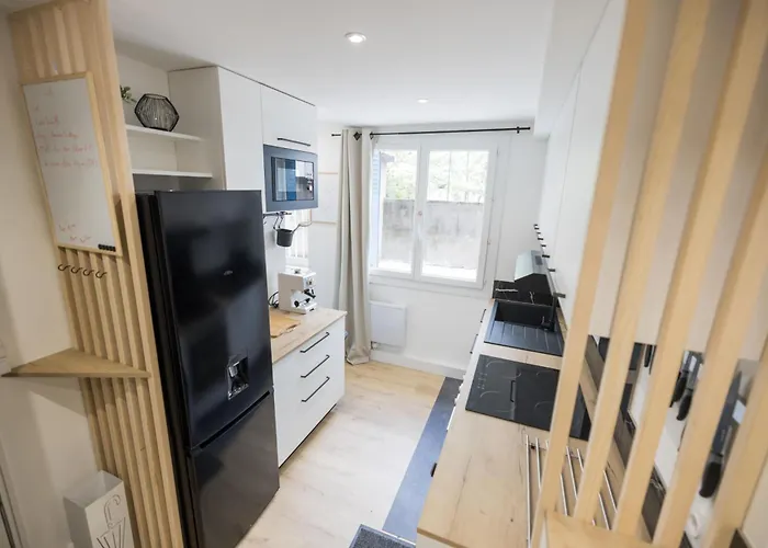 Moissan Bastille Homestay *