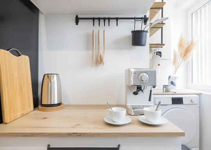 Moissan Bastille Homestay *